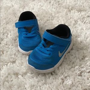 Boys Nike sneakers, toddler